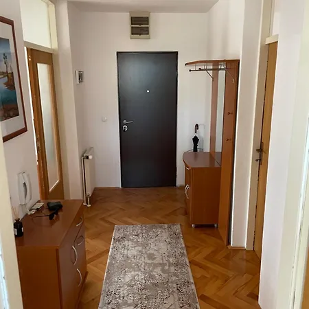 Apartman Centar 2 * ליבנו