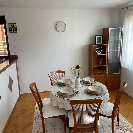 דירה Apartman Centar 2 *